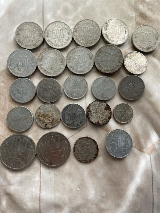 Vand monezi pt cine are nevoie