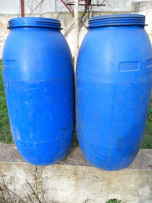 Продавам бидони 7 бр.