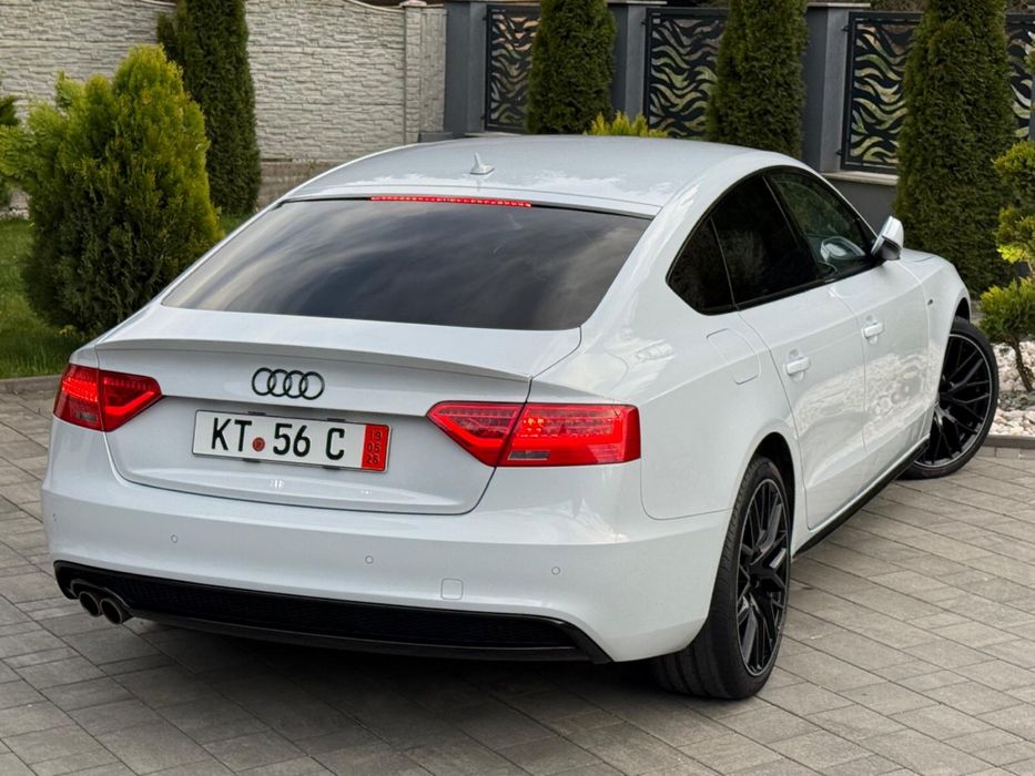 Audi A5 Competition / Distronic / Navigatie / Lane Assist / Senzori Parcar / 190 CP
