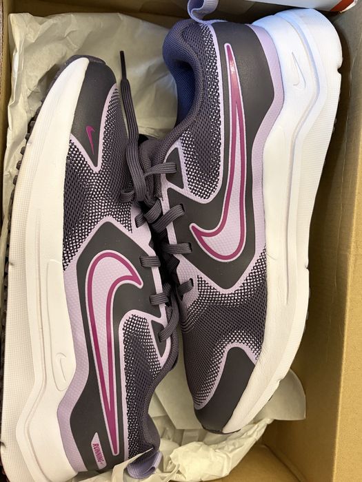 Кроссовки Nike Cosmic Runner