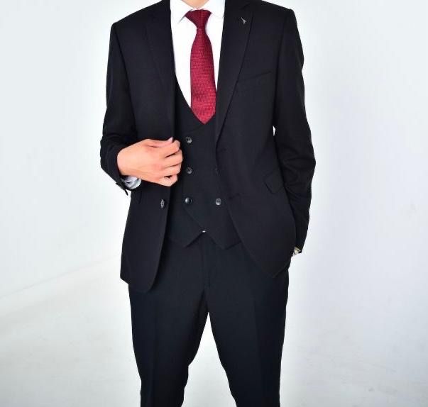 классические костюм