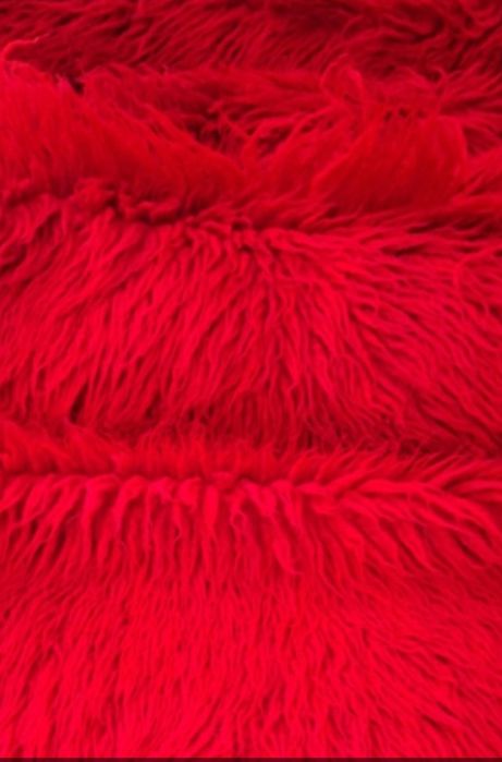 Бял и червен вълнен губер