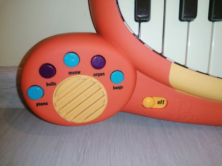 Pianina pisica B. Toys