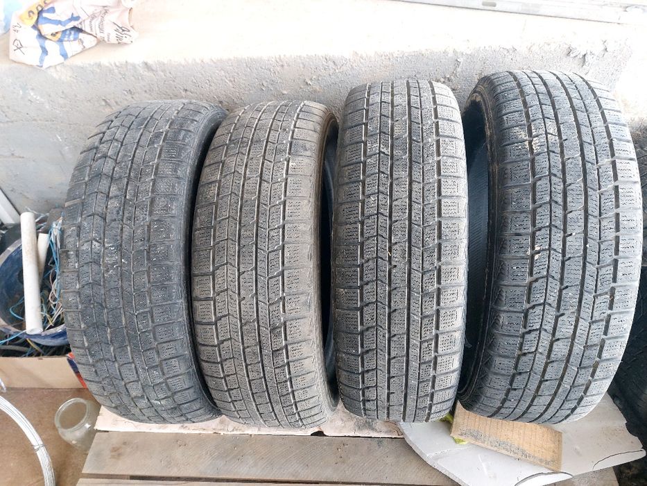 Шины зимние комплект