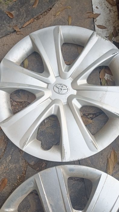 Колпаки на  Тоета 16