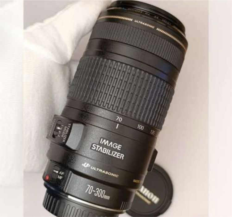 Продам фотоаппарат Canon eos 550D вместе с объективом Canon 70-300
