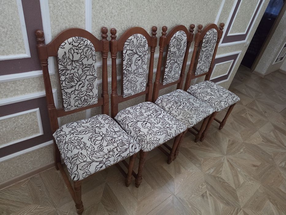 Продам стулья сост отл