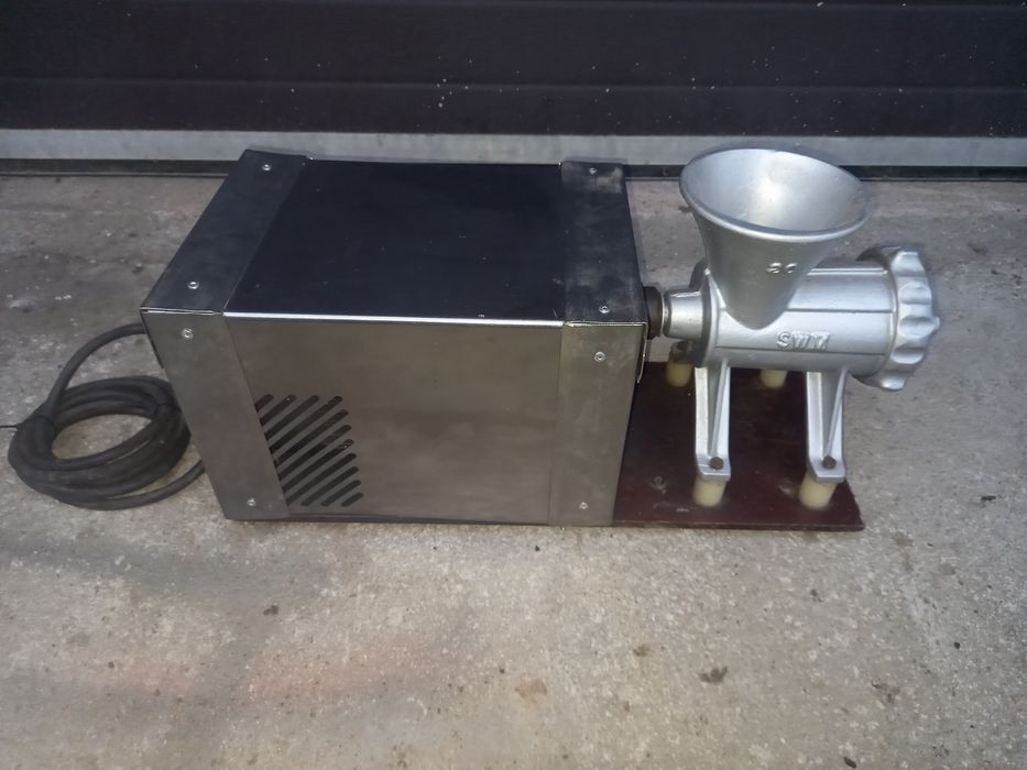 Masina tocat carne electrica