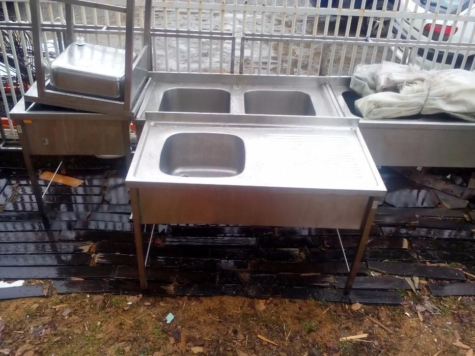 Изработвам неръждаеми ,работни плотове,мивки за заведения