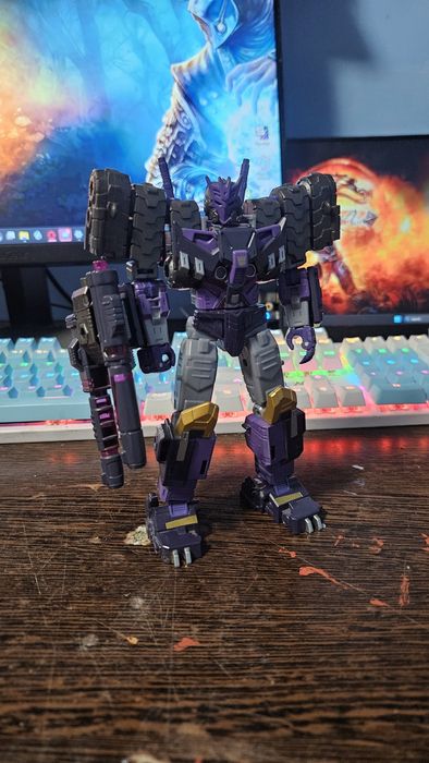 Transformers Legacy Evolution Voyager Class Tarn