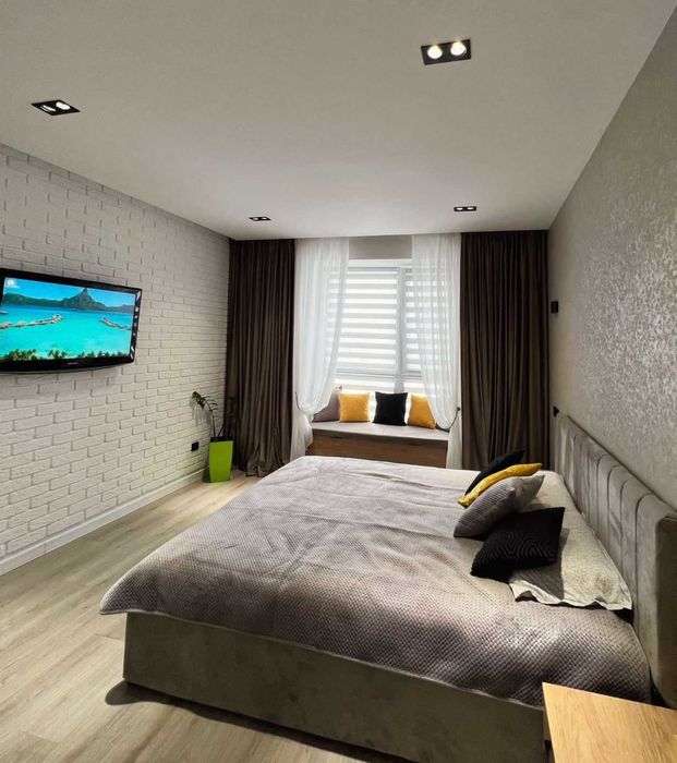 Сдается 1 ком кв посуточно Момышулы 12