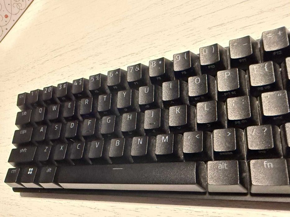 Vând tastatură de gaming mecanică Razer Huntsman Mini negru