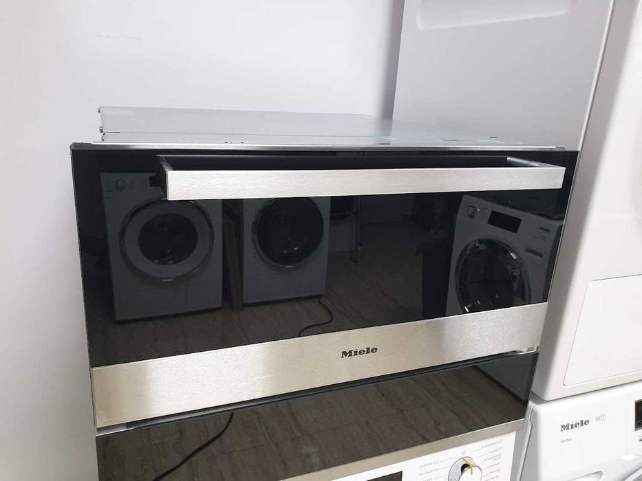 Miele Подгряващо Чекмедже с Дръжка за Вграждане в Кухня 29cm