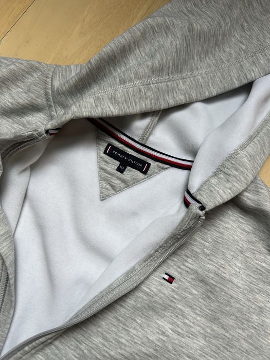 Оригинален zip up на Tommy Hilfiger 164cm