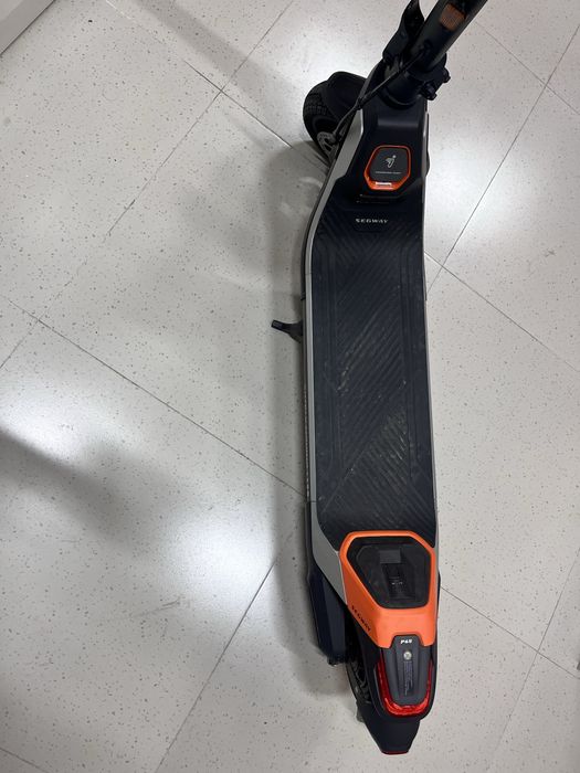 Продам Элеткросамокат ninebot p65