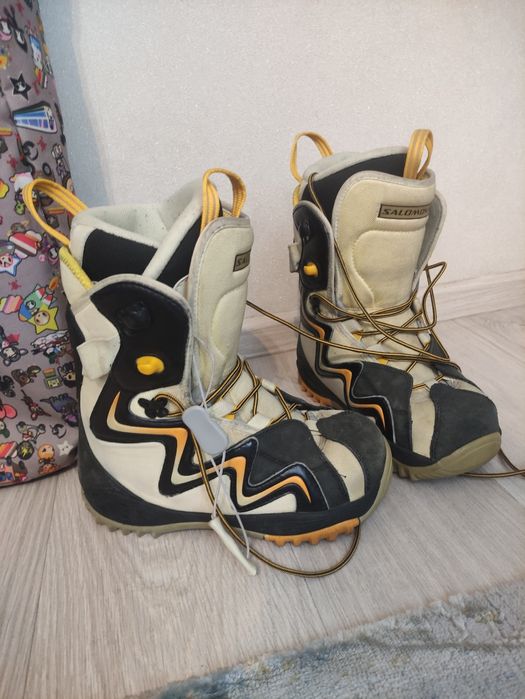 Сноуборд с чехлом, креплениями,ботинки ботинки
