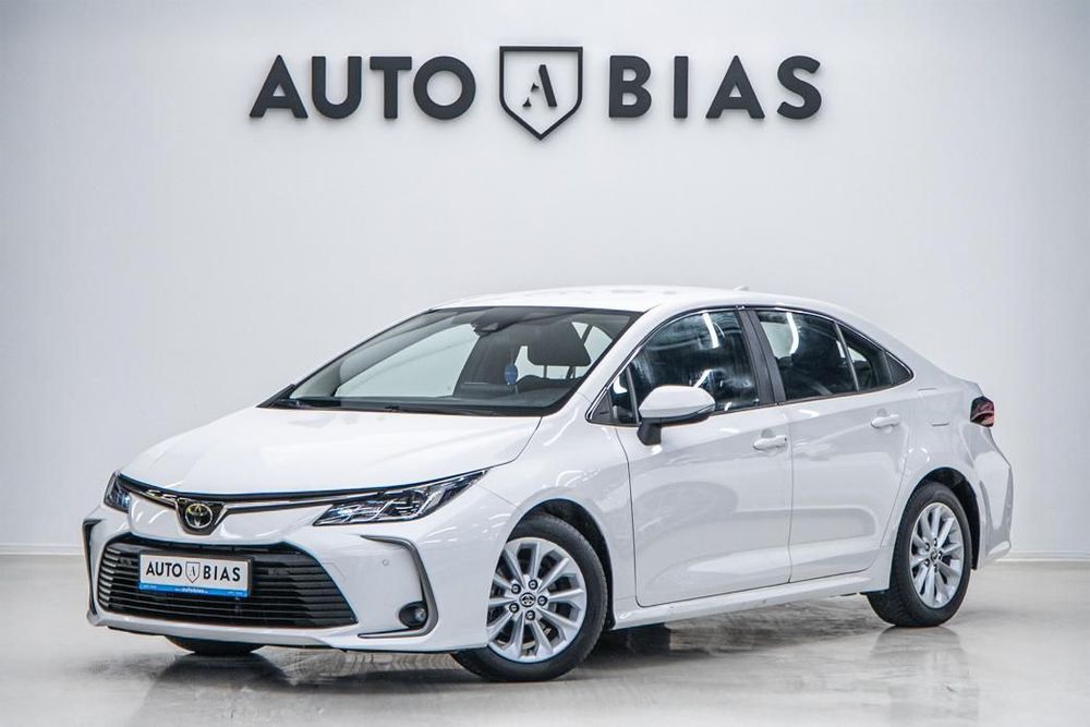 Toyota Corolla Led/Automat/Camera/CarPlay/Lane assist/ACC/Leasing - Rate FARA AVANS