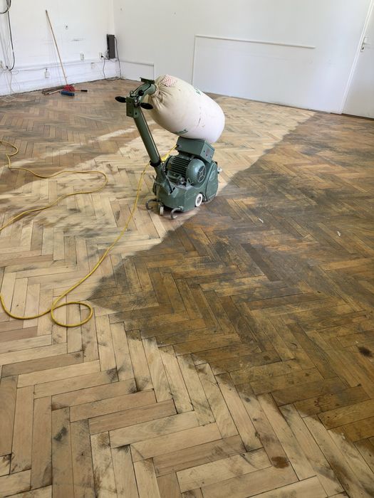 Montam, slefuim parchet masiv si stratificat