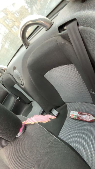 Vând maşină peugeot
