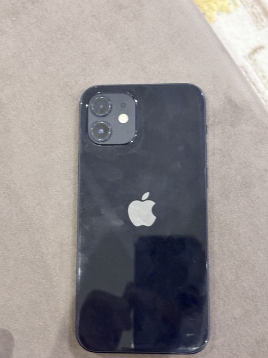 Продам айфон 12  64 гб