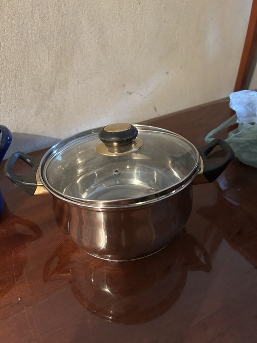 Нова тенджера с капак