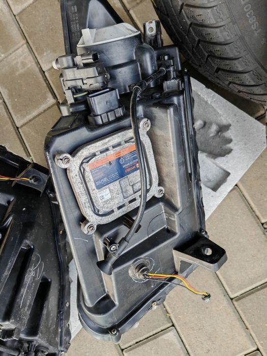 Faruri far xenon  Ford mustang oem/originale cu semnal dinamic