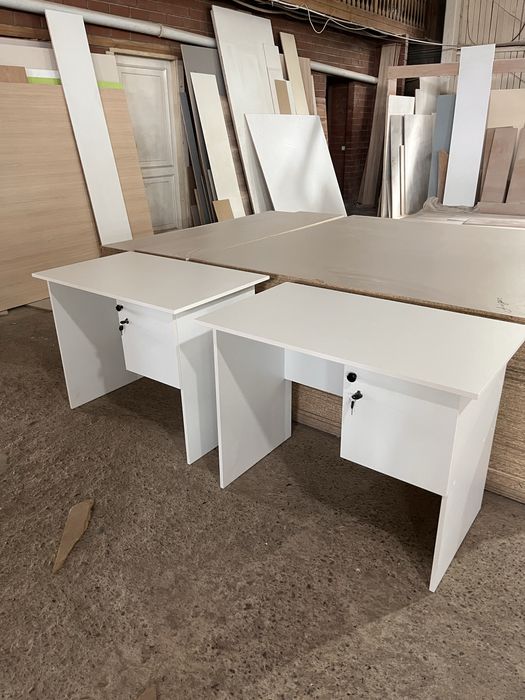 Офисные/Письменные столы с шкафчиком на заказ