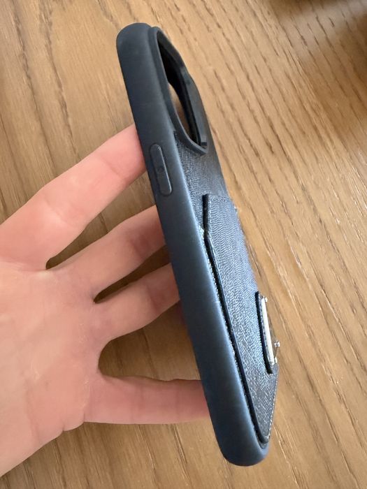 Iphone 15 /16 pro Prada кожен кейс закупуван от магазин на Prada