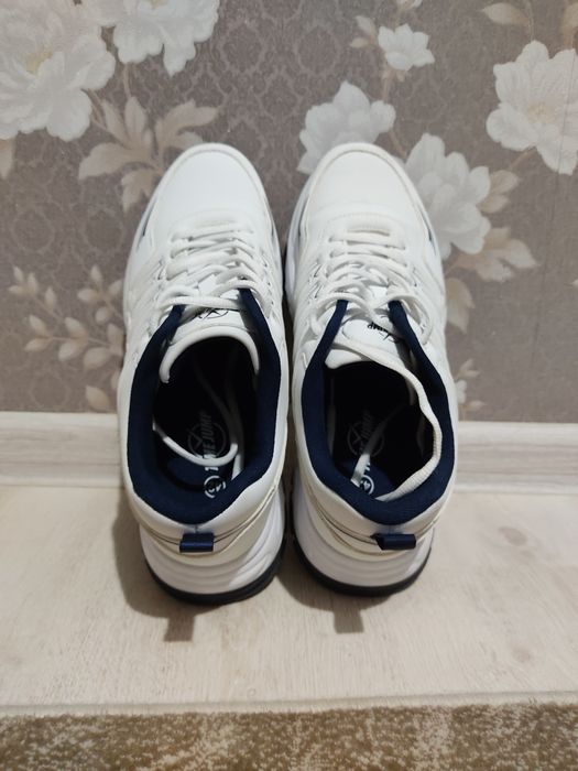 кроссовки белые мужские