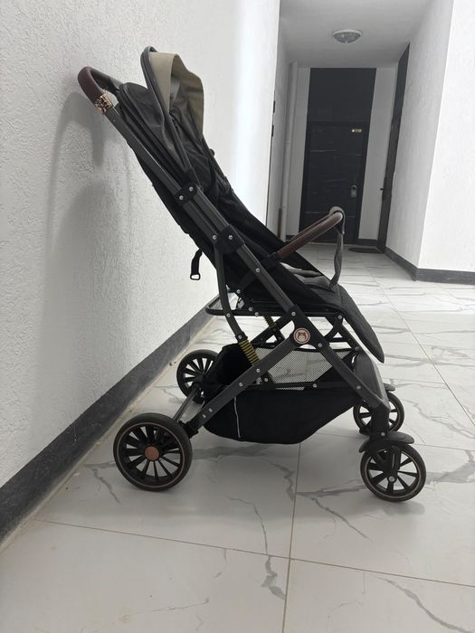 Коляска детская в отличном состоянии