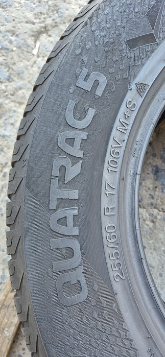 2 anvelope M+S Vredestein 255/60/17.Pretul este pe bucata.