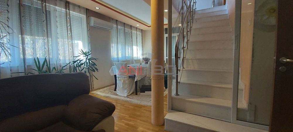 Мезонет в Варна-Червен площад площ 167 цена 360000