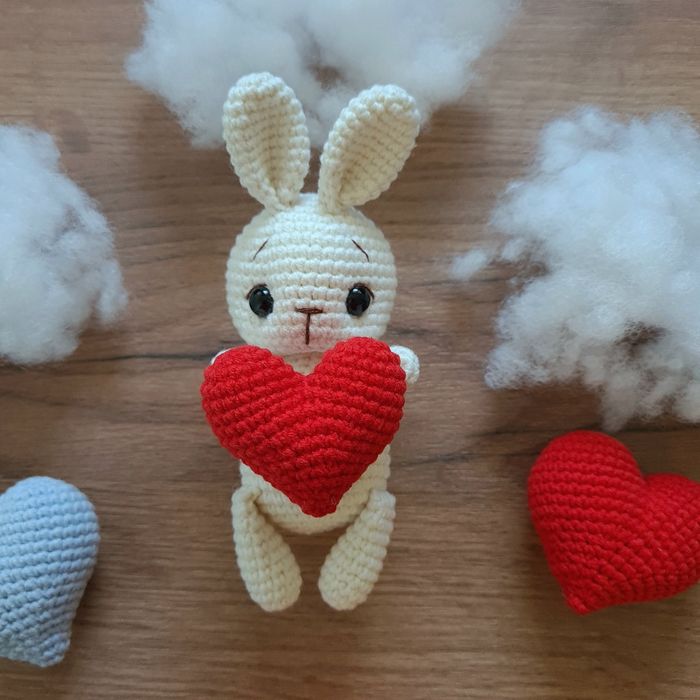 Заяц с сердечком