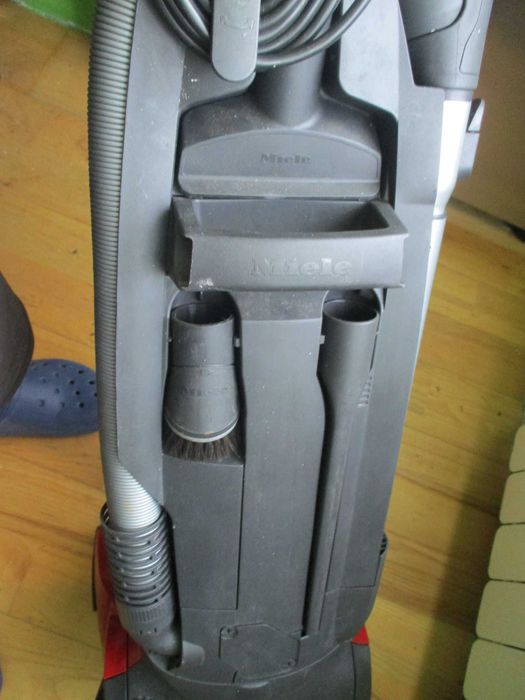 aspirator miele 1800W