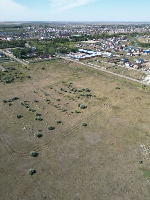 Вдоль асфальта с газом участки