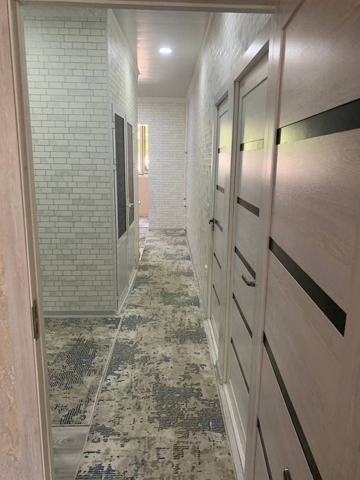 Продается 3 комн квартира, 80 кв м, первый этаж, ремонт, Чирчик