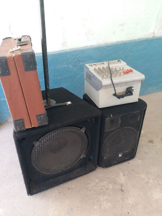 гранд" пульт + усилитель 1 клвт,2та низ калонка 500вт дан,2тасред кало