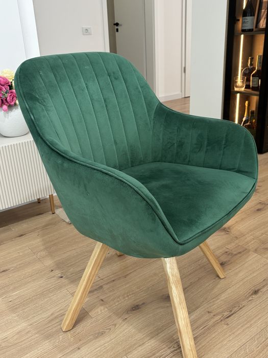 Masa de dining extensibila ovala si 4 scaune