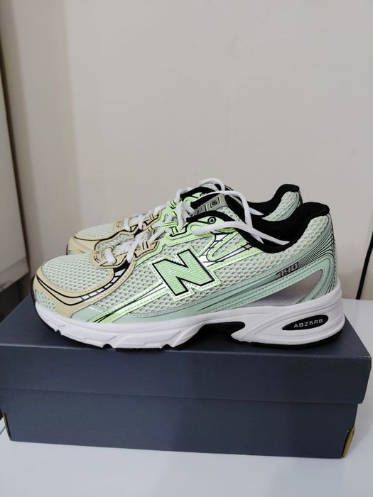 Продам кроссовки New Balance 740