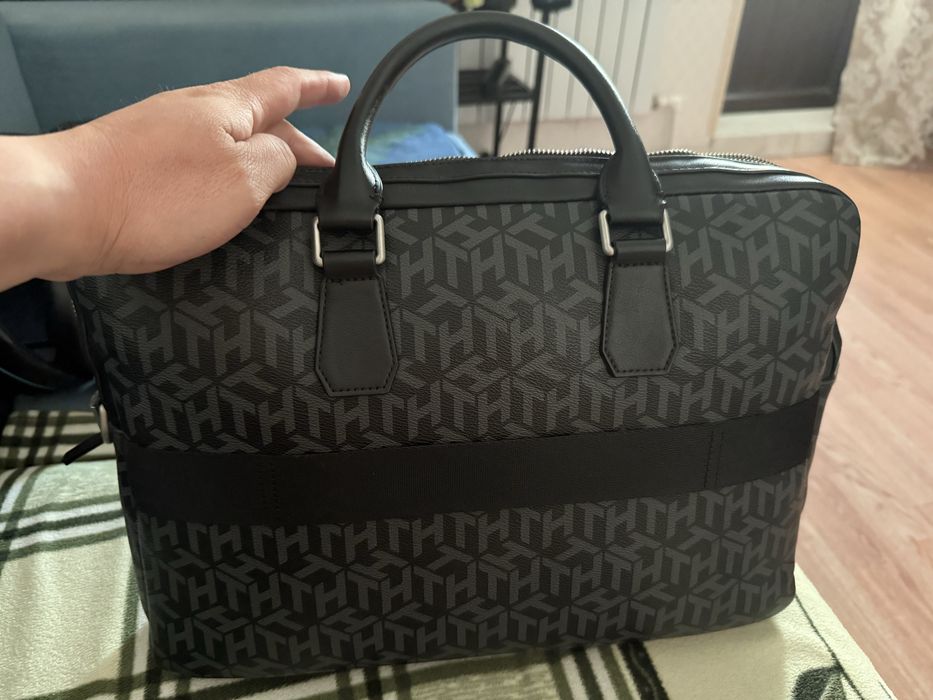 Продам сумку Tommy hifiger
