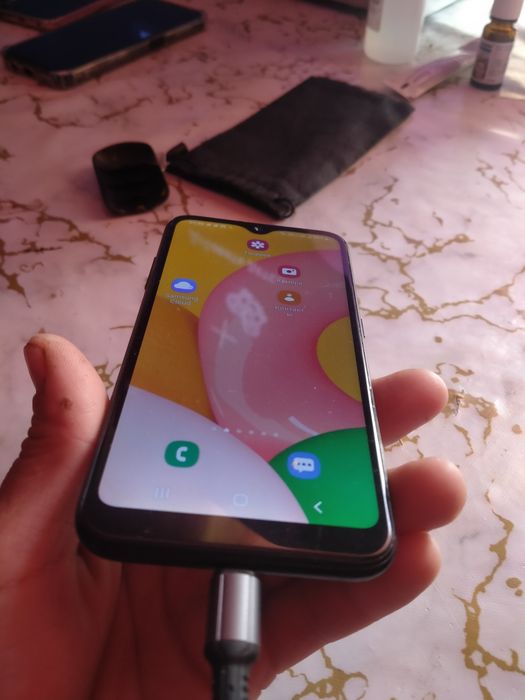 Продам сотовый телефон samsung