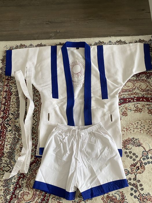 Продаю два Кимоно в отличном состоянии