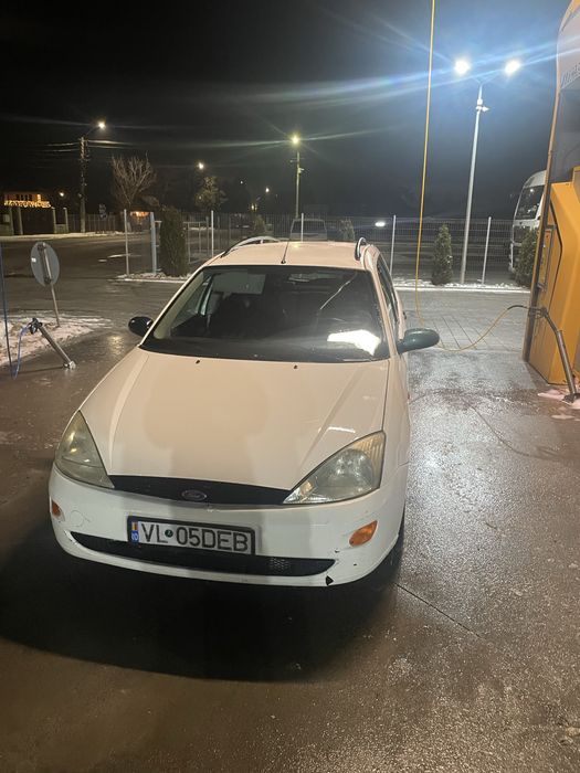 Vand sau schimb ford focus mk1 1.8 disel consum foarte mic