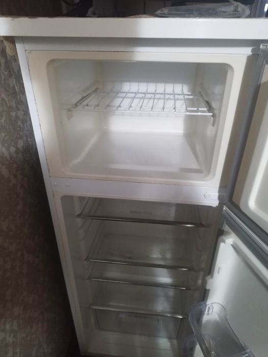 Холодильник продается