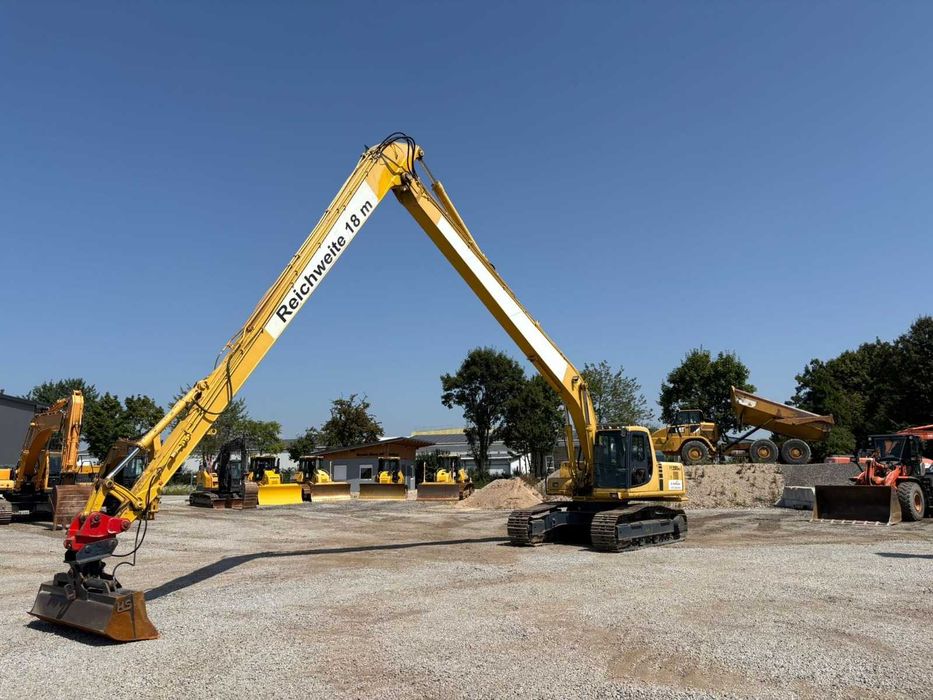 Excavator cu brat lung de inchiriat