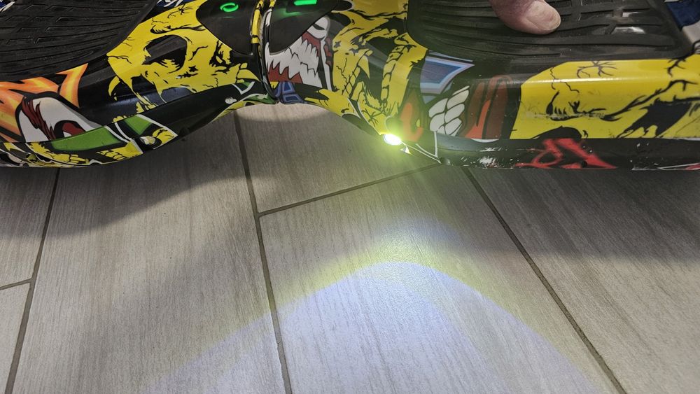 Hoverboard Monkeyboard Graffiti