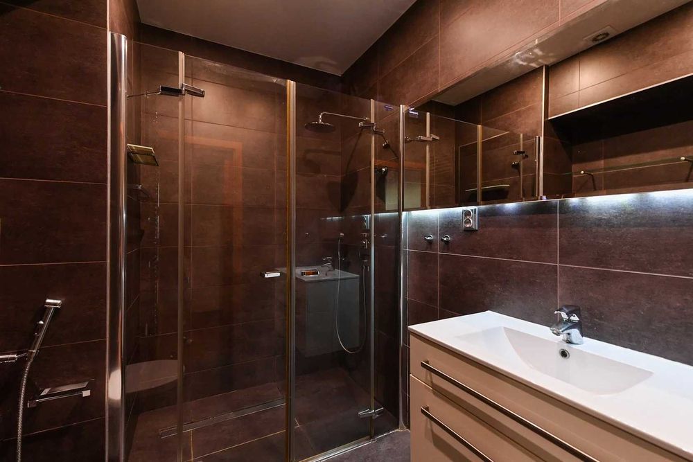 Дава се под наем Двустаен апартамент в София, Витоша - 69 кв.м за 204999 € - Снимка #4