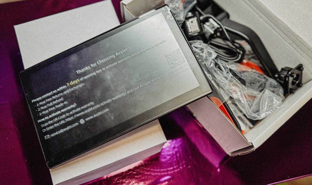 Display CarPlay wireless de 9 inci cu navigație GPS + camera marsarier