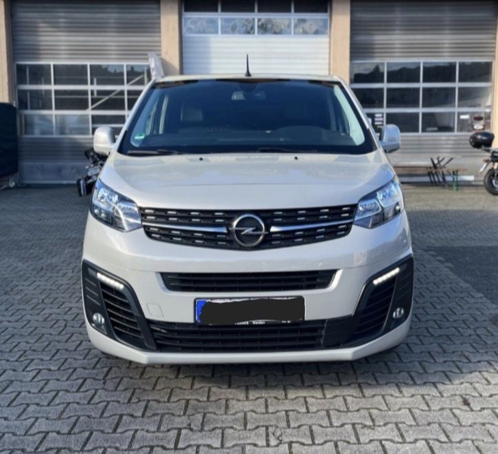Rent a car microbuz 8+1, închiriez microbus 8+1,rent a van 8+1 cluj