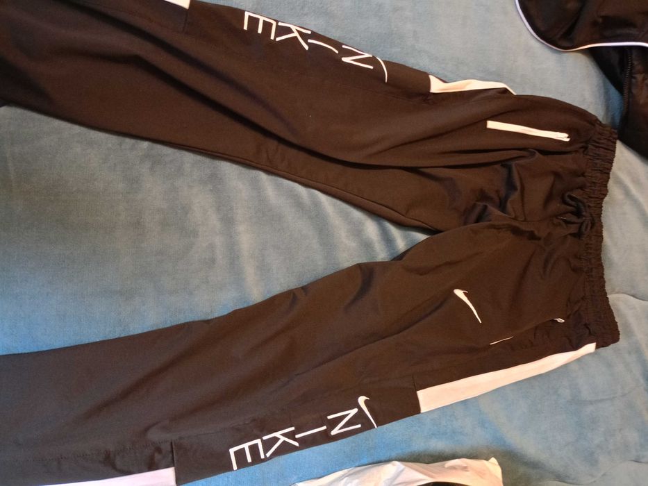 Кожен панталон черен и зелен клин кожен